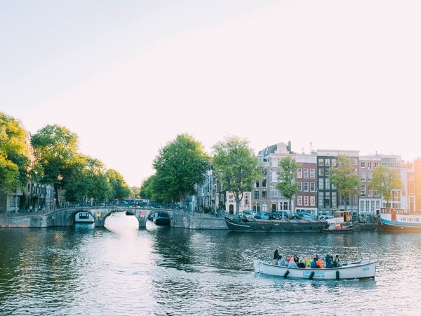 Dossier Nota Varen Amsterdams foto.jpg