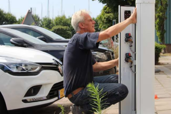Wie houdt het overzicht over uw installaties?